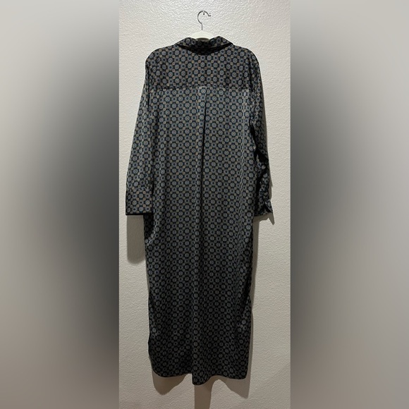 Banana Republic Black and Gray Patterned Maxi Dress - Picture 2 of 10